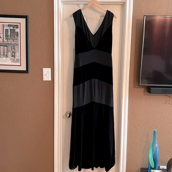 Ralph Lauren | Dresses | Ralph Lauren Stretch Velvet Gown Floor Length Pull  Over Size 2 Black | Poshmark